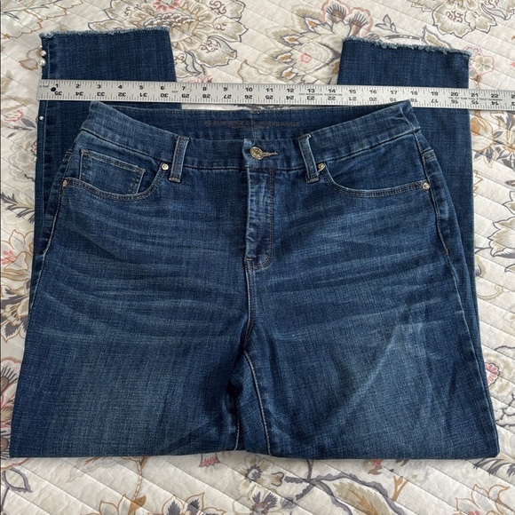 Chico’s Embellished Pearl Ankle Blue Jeans - Picture 6 of 10